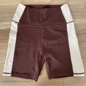 Wilo The Label Two Toned Women’s Medium Biker Shorts Neutral Beige Mama Fitness